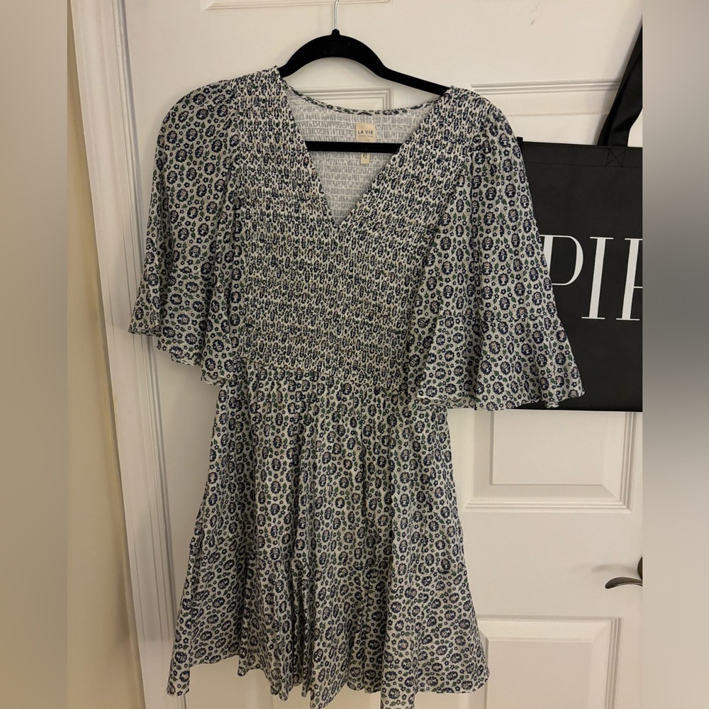 Perfect spring dress for work/spring events baby showers bridal showers etc.